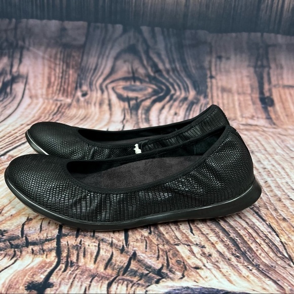 REVITALIGN Black Snake Print Inca Leather Orthotic Support Slip On Flats - Picture 2 of 14